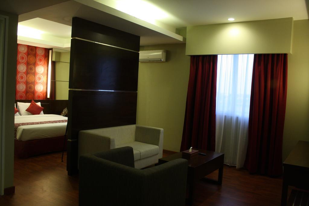 Pose In Hotel Solo Quarto foto